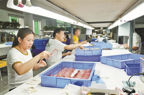 中高端眼镜产量占全球过半 在国际市场拥有较强议价权 透过这副眼镜,看到深圳产业 护城河