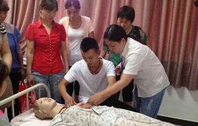 90后男催乳师走红 揭秘高级催乳师月入3万的秘密